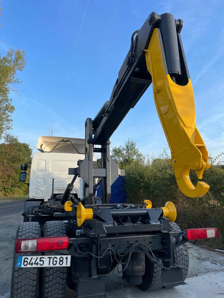 Gommage et peinture Polyuréthane sur un camion polybenne